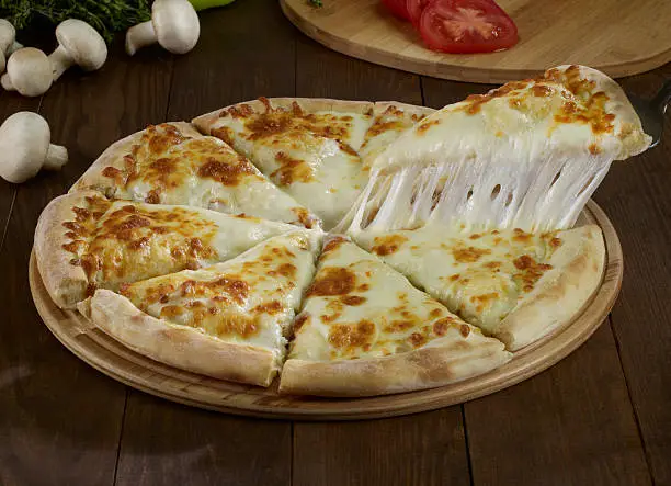 pizza aux restes de fromages croute