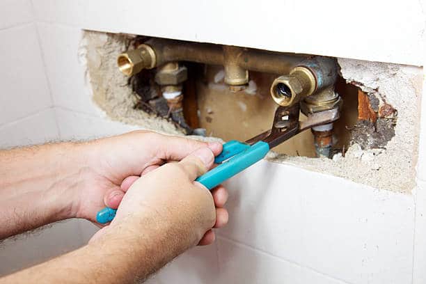 reparer less fuites pour éviter les moisissures murs maison