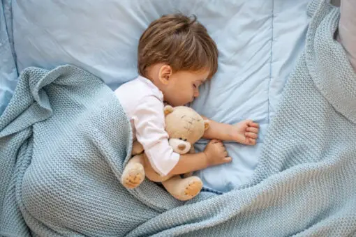 À quel âge doit-on mettre un oreiller pour dormir ?