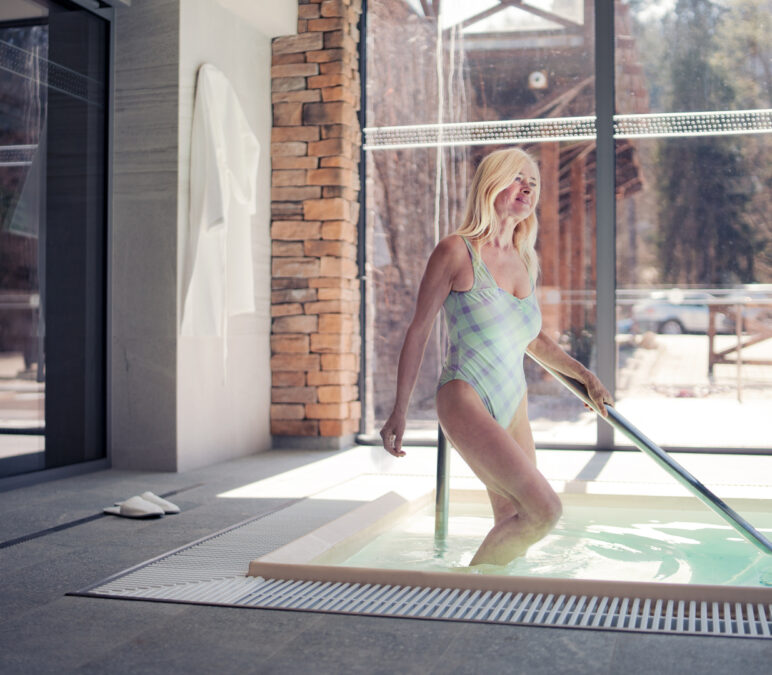Spa balnéo intérieur ou extérieur : le guide complet pour faire le bon choix